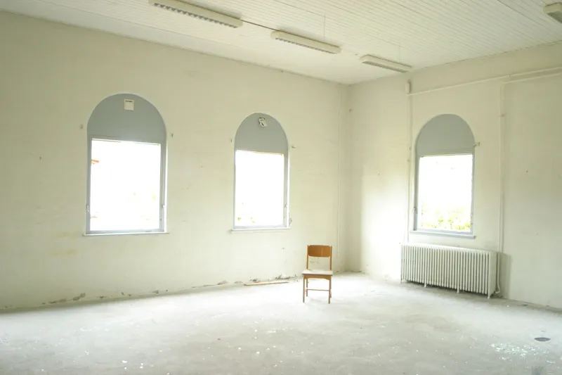 Stop Decorating. Start Listening: What Happens When Your Apartment Wants to Stay Empty